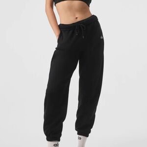 NWT ALO Yoga Black Accolade Sweatpants
